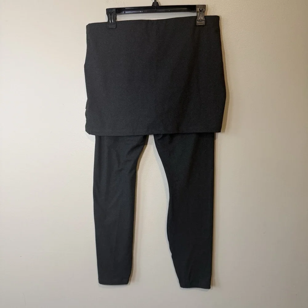 CAbi Skirted Leggings Medium Gray Ponte Knit‎ Stretch Pull On Style 3577 Casual